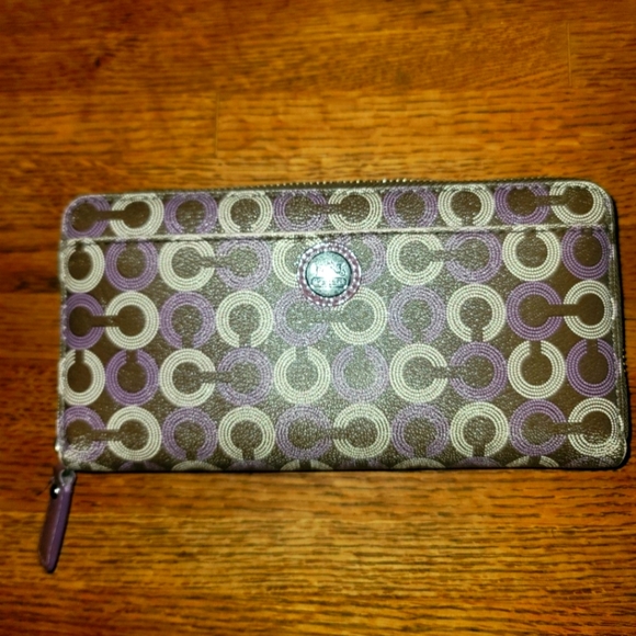 Coach Wallet - Picture 1 of 5